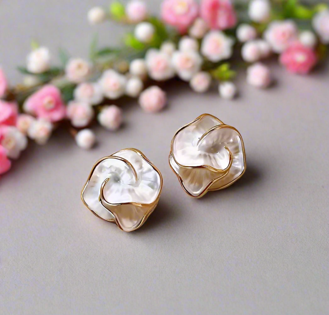 花耳環 Unique Camellia Earrings