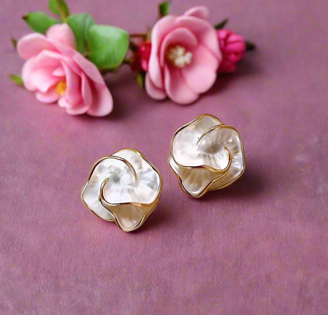 花耳環 Unique Camellia Earrings