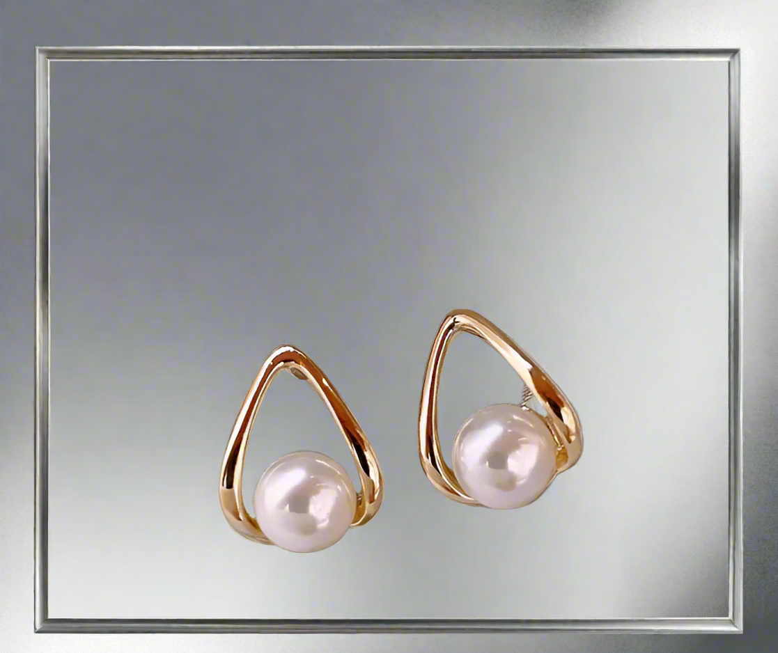 三角珍珠耳環 Triangular Pearl Earrings