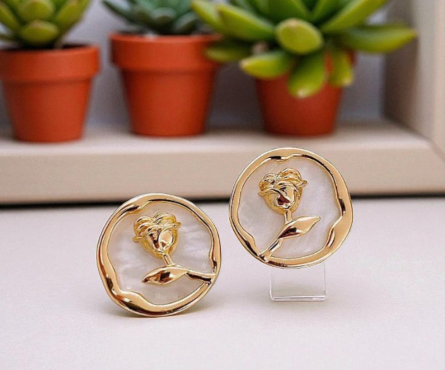 Shell Rose Earrings 貝瑰耳環