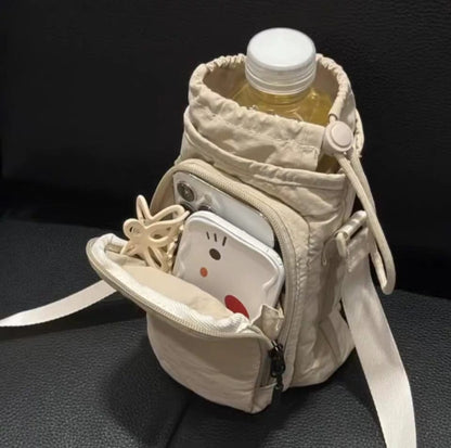 多功能斜背水壺包｜防潑水・輕盈實用・日常百搭
